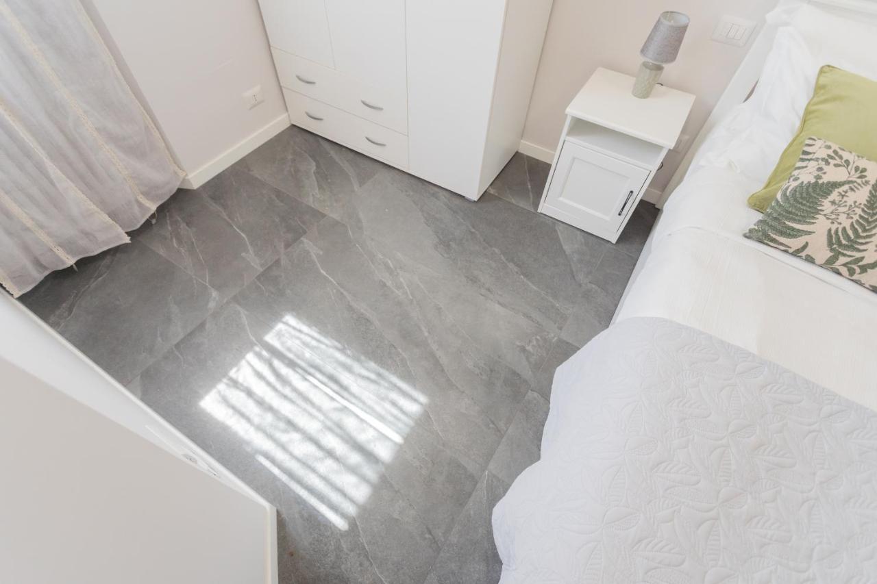 Sant'Agostino Apartments By Rent All Como Bagian luar foto