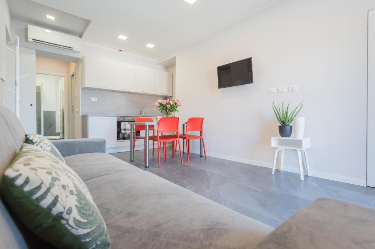 Sant'Agostino Apartments By Rent All Como Bagian luar foto