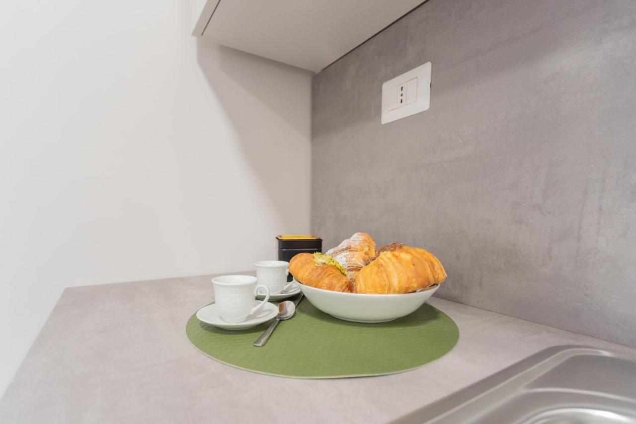 Sant'Agostino Apartments By Rent All Como Bagian luar foto