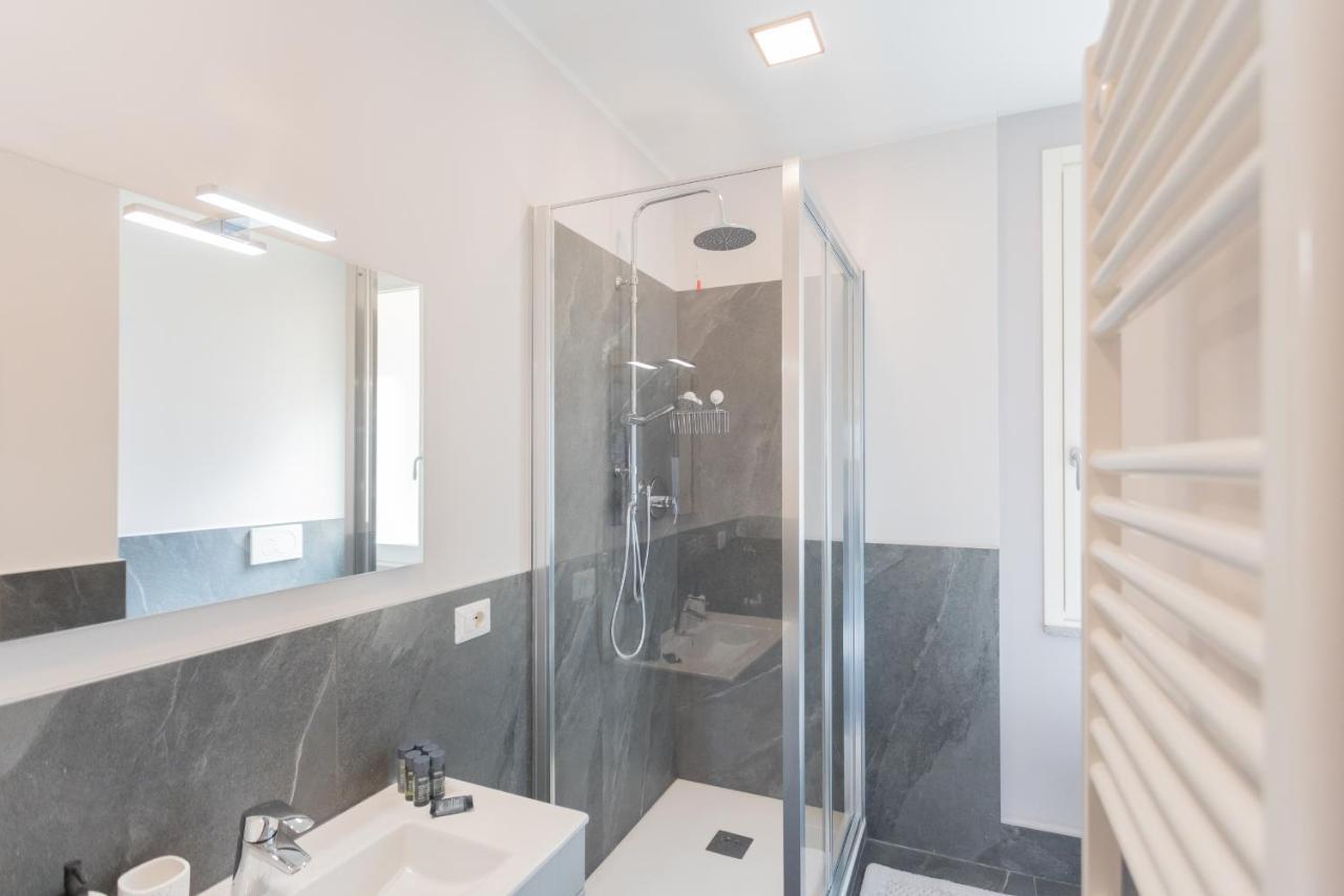 Sant'Agostino Apartments By Rent All Como Bagian luar foto