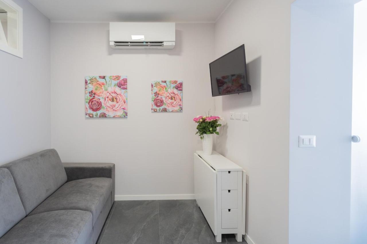 Sant'Agostino Apartments By Rent All Como Bagian luar foto