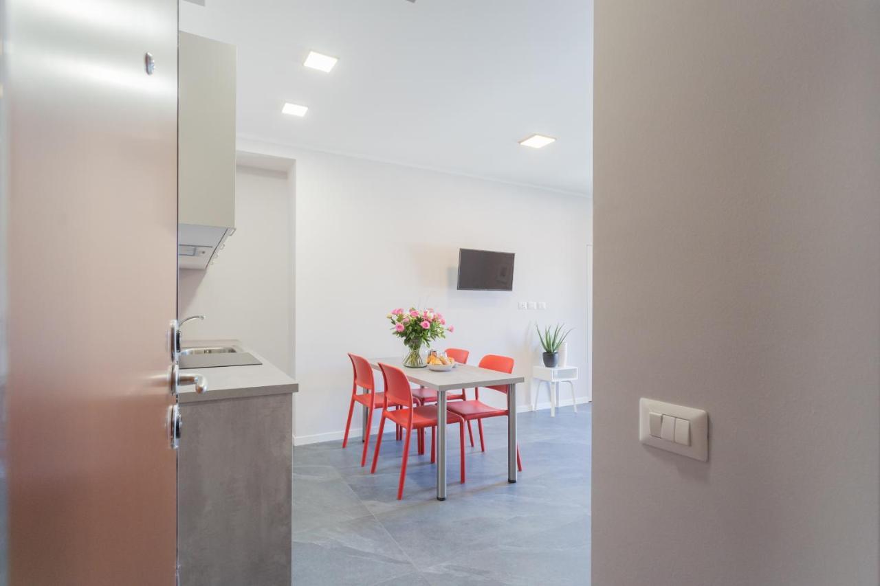 Sant'Agostino Apartments By Rent All Como Bagian luar foto
