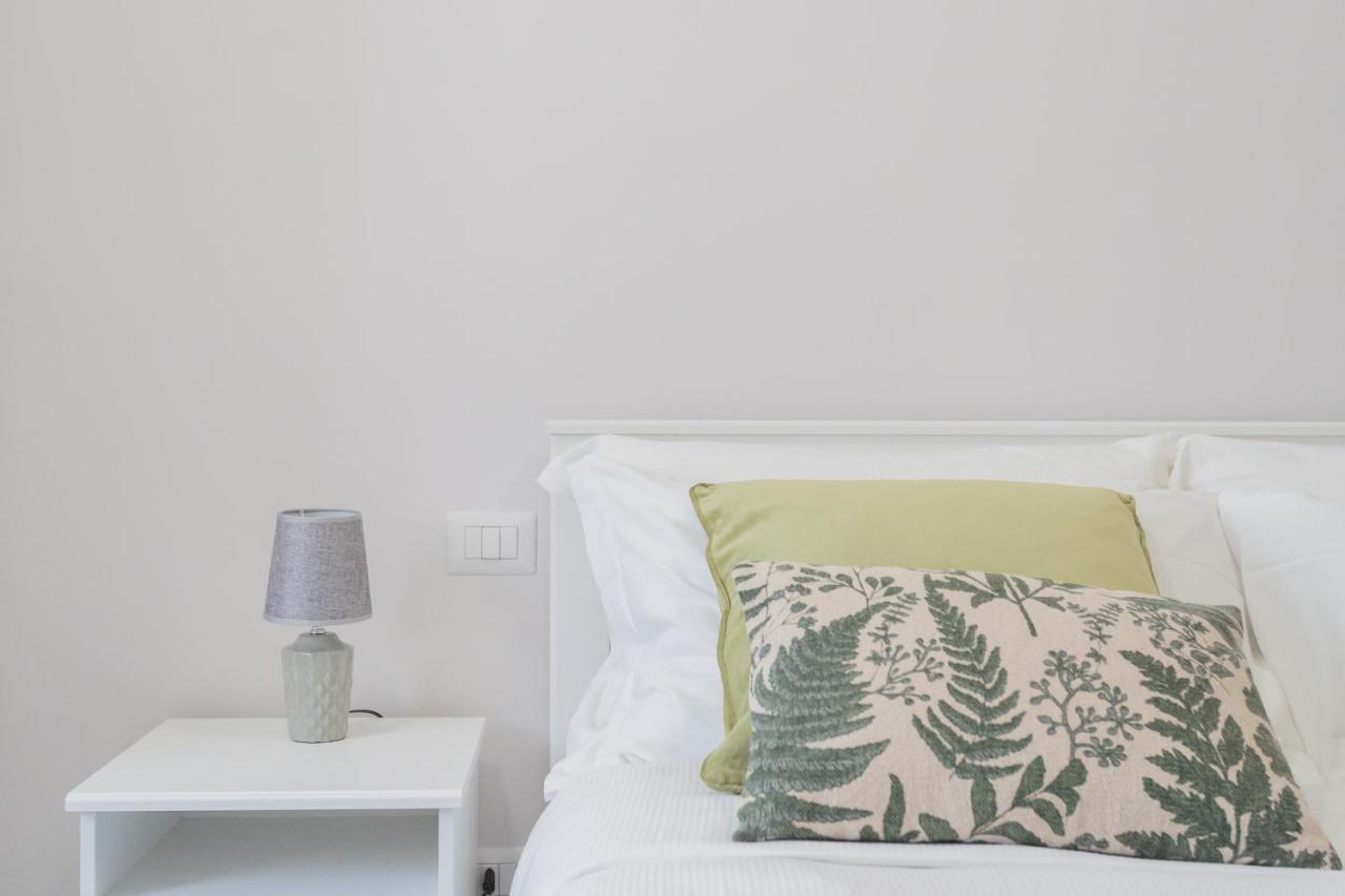 Sant'Agostino Apartments By Rent All Como Bagian luar foto